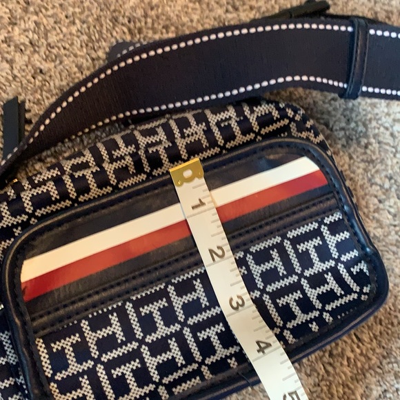 Tommy Hilfiger Fanny Pack - Picture 15 of 16